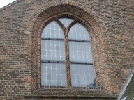 Onderhoud afzaten onder kerkramen en reparatie voegwerk te Geervliet